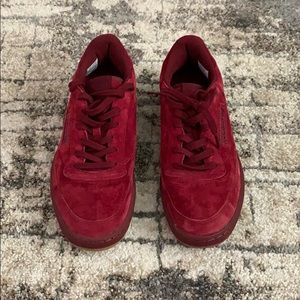Reebok Red Velvet Classics